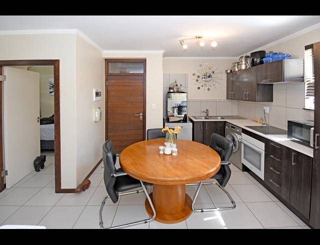 2 BEDROOM APARTMENT FOR SALE IN NORTH RIDING AH